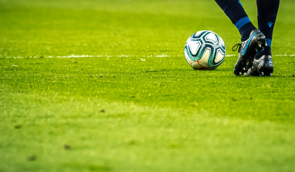 Jogador de futebol em campo